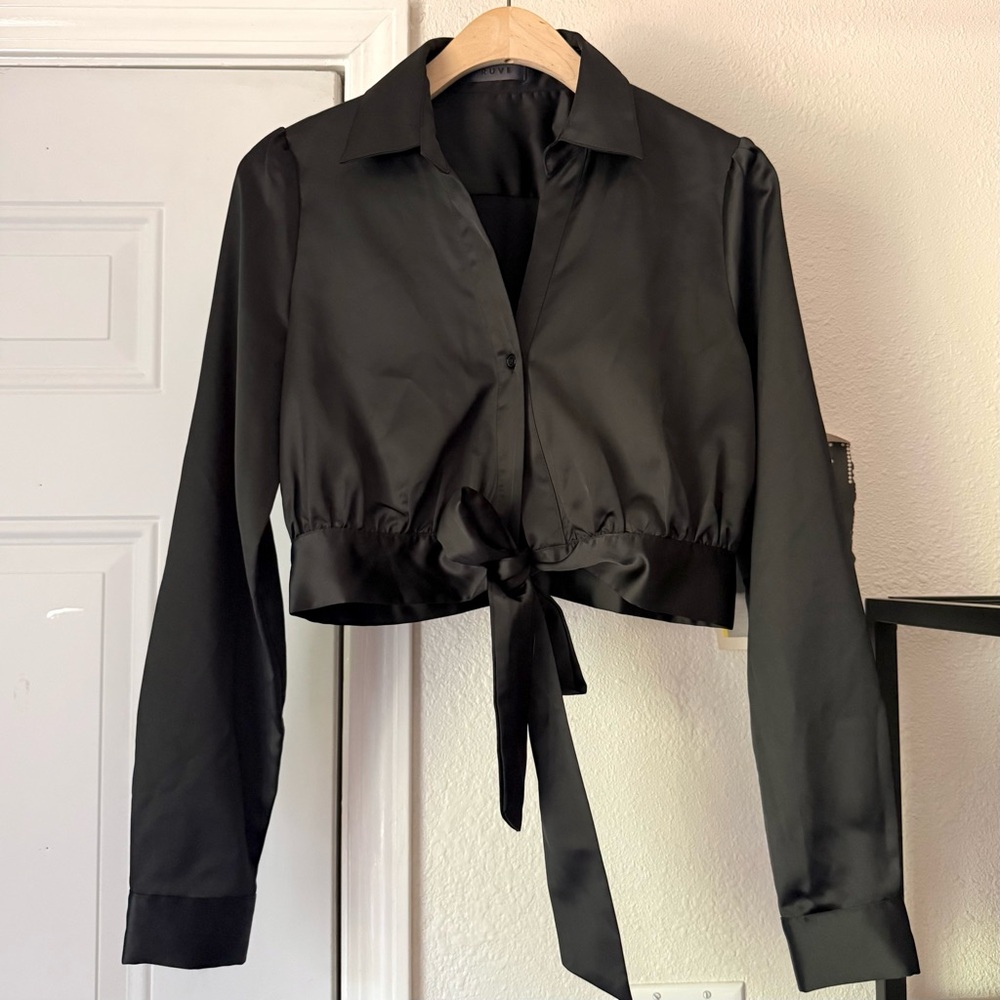 RUVE black satin one button boxy cropped tie front shirt blouse‎ top